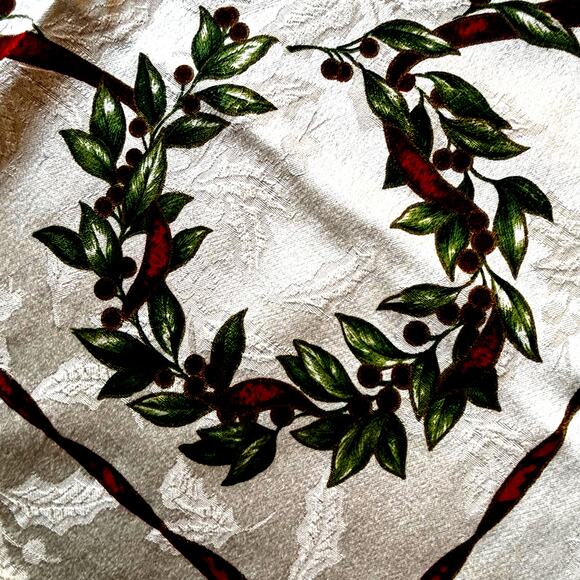 Christmas holiday tablecloth creamy white holly berries red ribbon border buffet - Picture 3 of 10